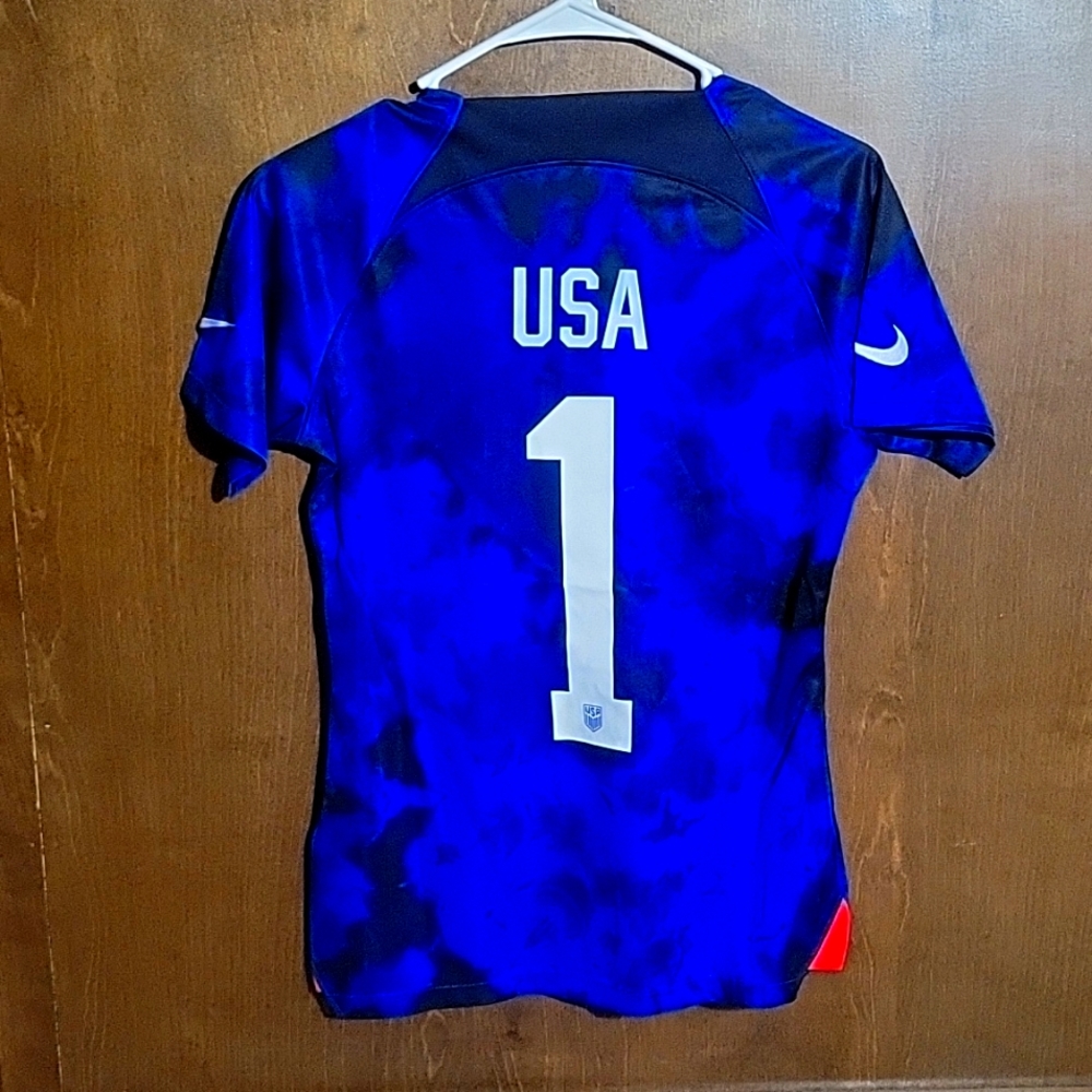 UNITED STATES WOMEN'S NATIONAL TEAM USA #1 USWNT NIKE SOCCER JERSEY NWT SMALL